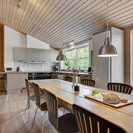 8 Bedroom Stunning In