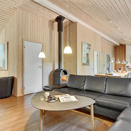 8 Bedroom Stunning In Ebeltoft