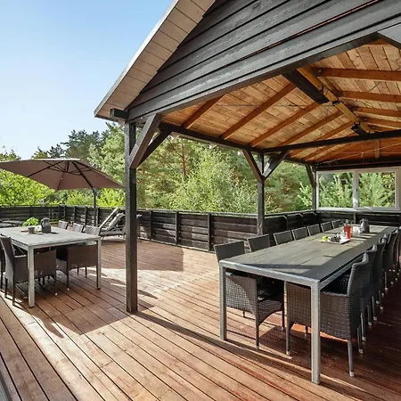 8 Bedroom Stunning In