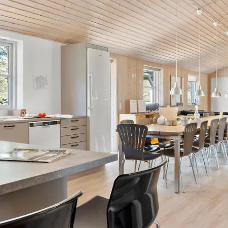 8 Bedroom Stunning In