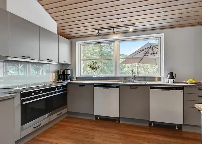 8 Bedroom Stunning In بيت للعطل