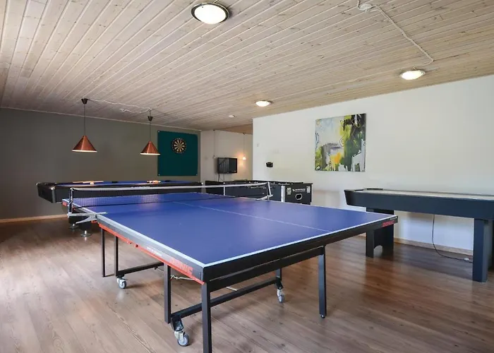 8 Bedroom Stunning In